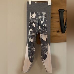 Athleta Gray Floral Print Leggings with White Accents